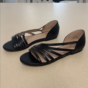 Journee Collection Black Strappy Flats
